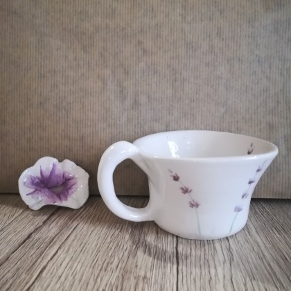 Tazza in ceramica con lavanda dipinta. Tazza e piattino per tisana. Erbe  provenzali. Stoviglie dipinte a mano. Ceramica Osoka Arte. Set da tè regalo  -  Italia